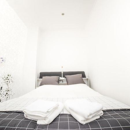 بروكسل City Centre Hidden Gem! Apartment For Up To 3 People المظهر الخارجي الصورة